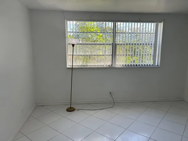 $1,900 | 3900 Northwest 76th Avenue, Sunrise, FL 33351