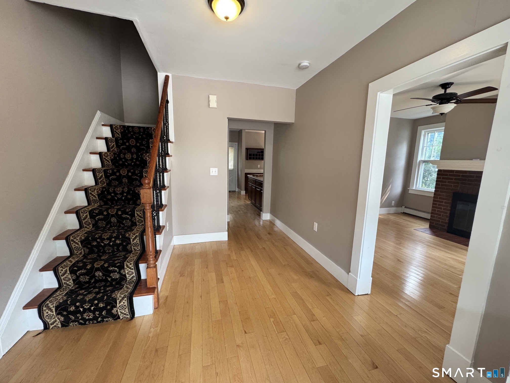 18 Spicer Avenue Groton, CT 06340 - Photo 4 of 32