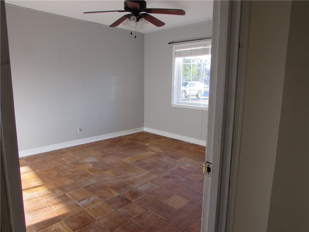 3540 Williams Street Patterson, GA 31557 - Photo 17 of 22 Bedrooms have ceiling fans.