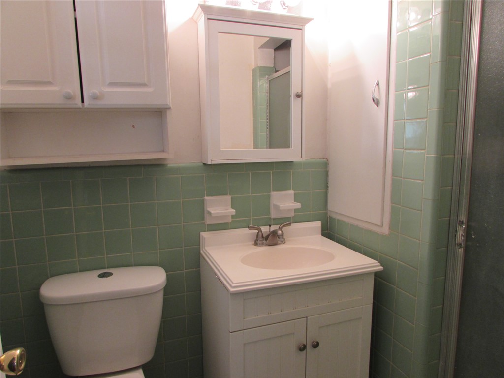 3540 Williams Street Patterson, GA 31557 - Photo 20 of 22 The primary bedroom has this ensuite bath
