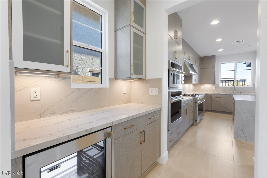 1176 Viento View Avenue Henderson, NV 89012 - Photo 8 of 33 Butler's Pantry