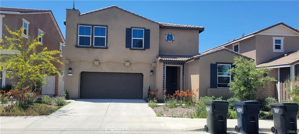 a front view of house with yard
