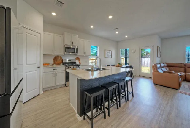 $489,900 | 1200 Acorn Oak Drive, Georgetown, TX 78628