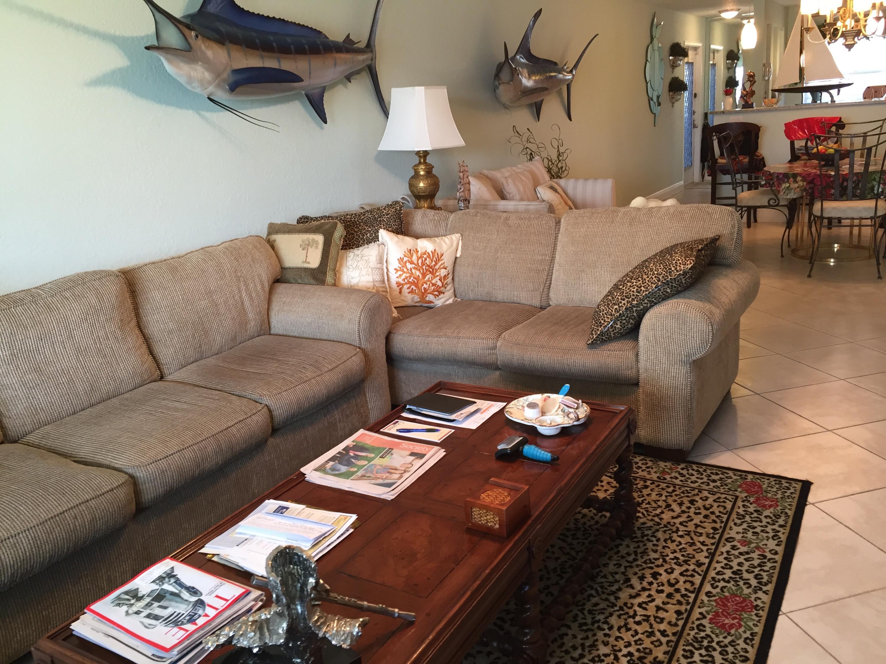 1072 Exeter Boca Raton, FL 33434 - Photo 11 of 32 LIVING AREA