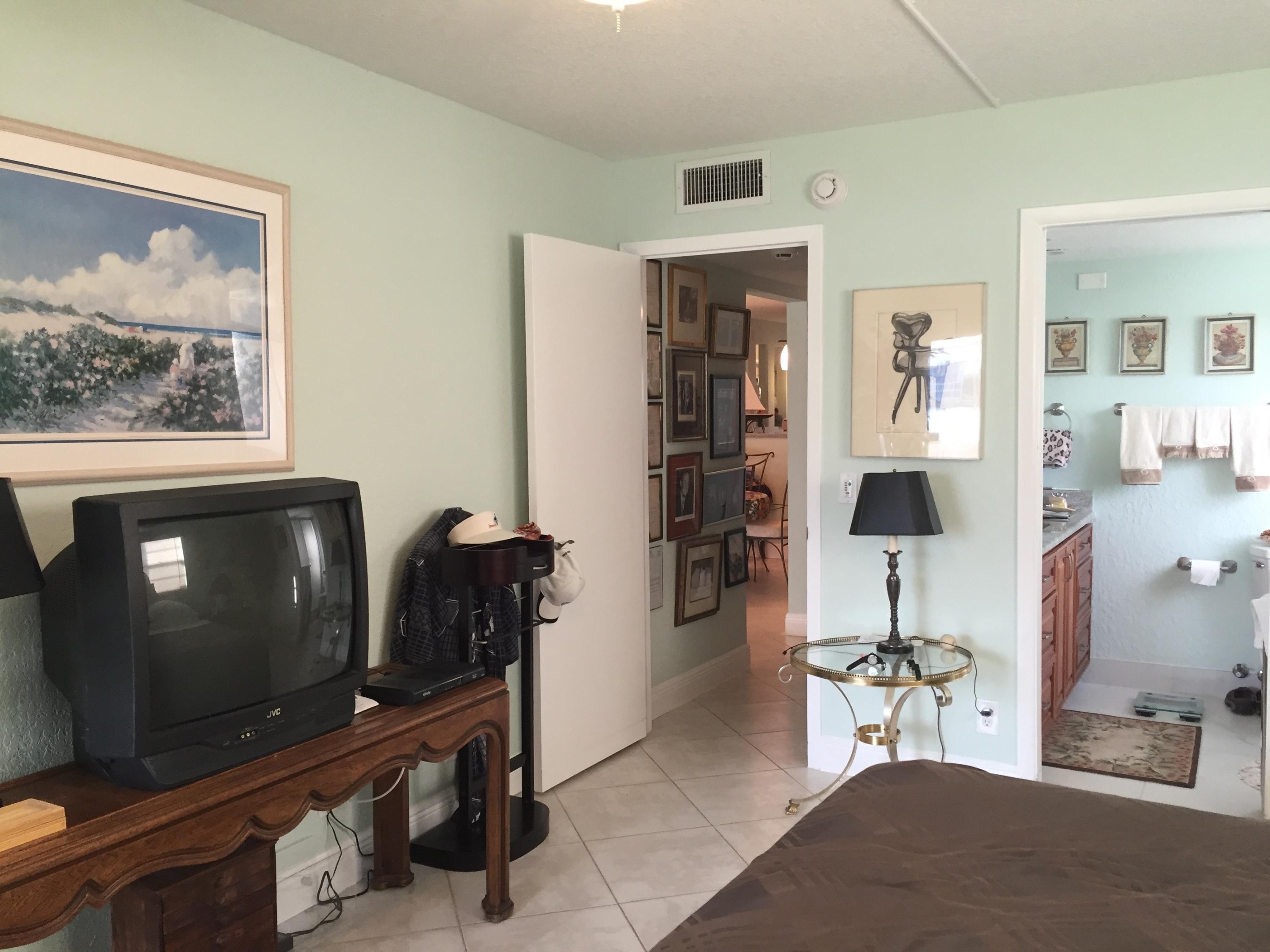 1072 Exeter Boca Raton, FL 33434 - Photo 16 of 32 MASTER BEDROOM