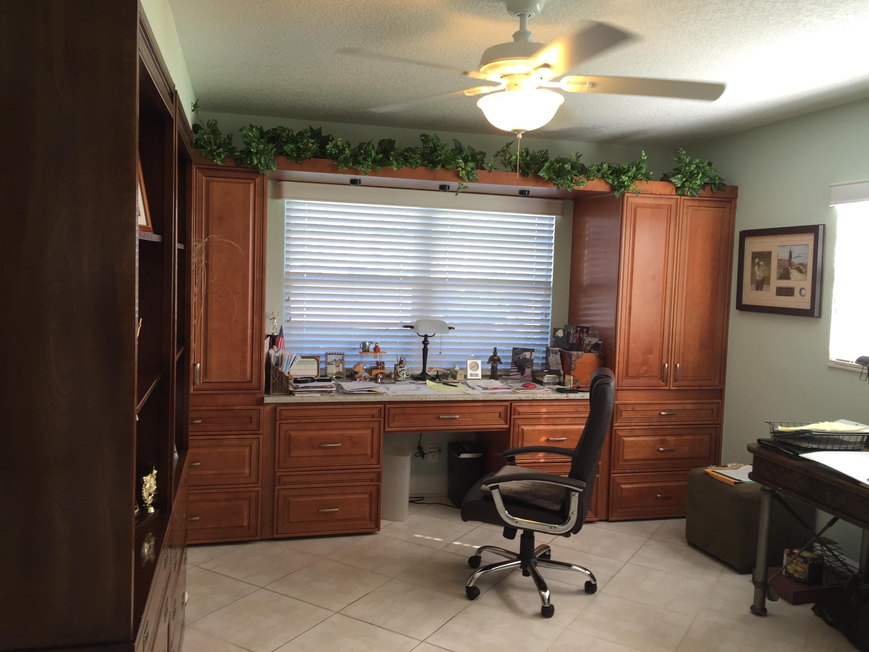 1072 Exeter Boca Raton, FL 33434 - Photo 23 of 32 DESK WITH WALL UNIT