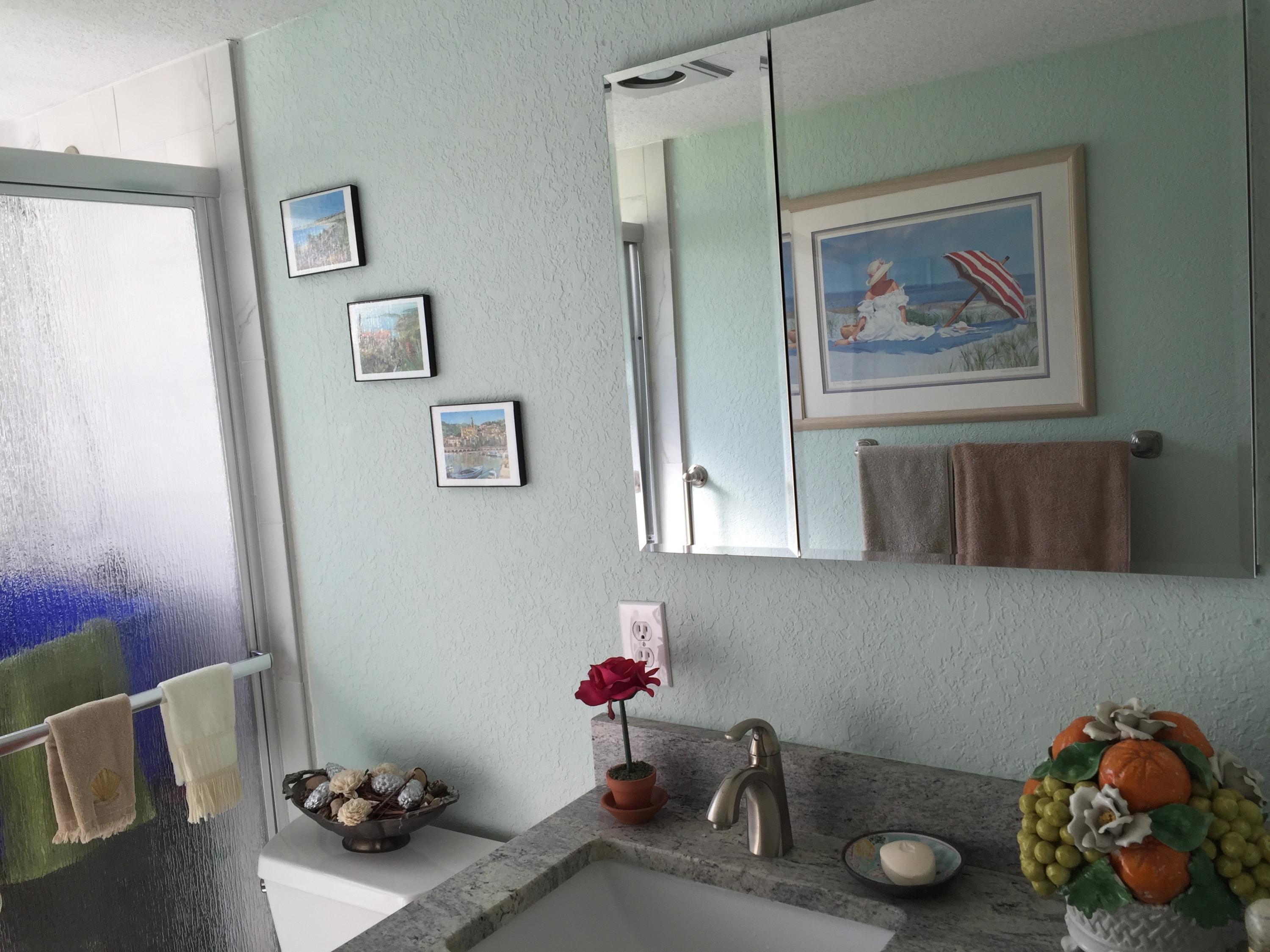 1072 Exeter Boca Raton, FL 33434 - Photo 26 of 32 SECOND BATHROOM