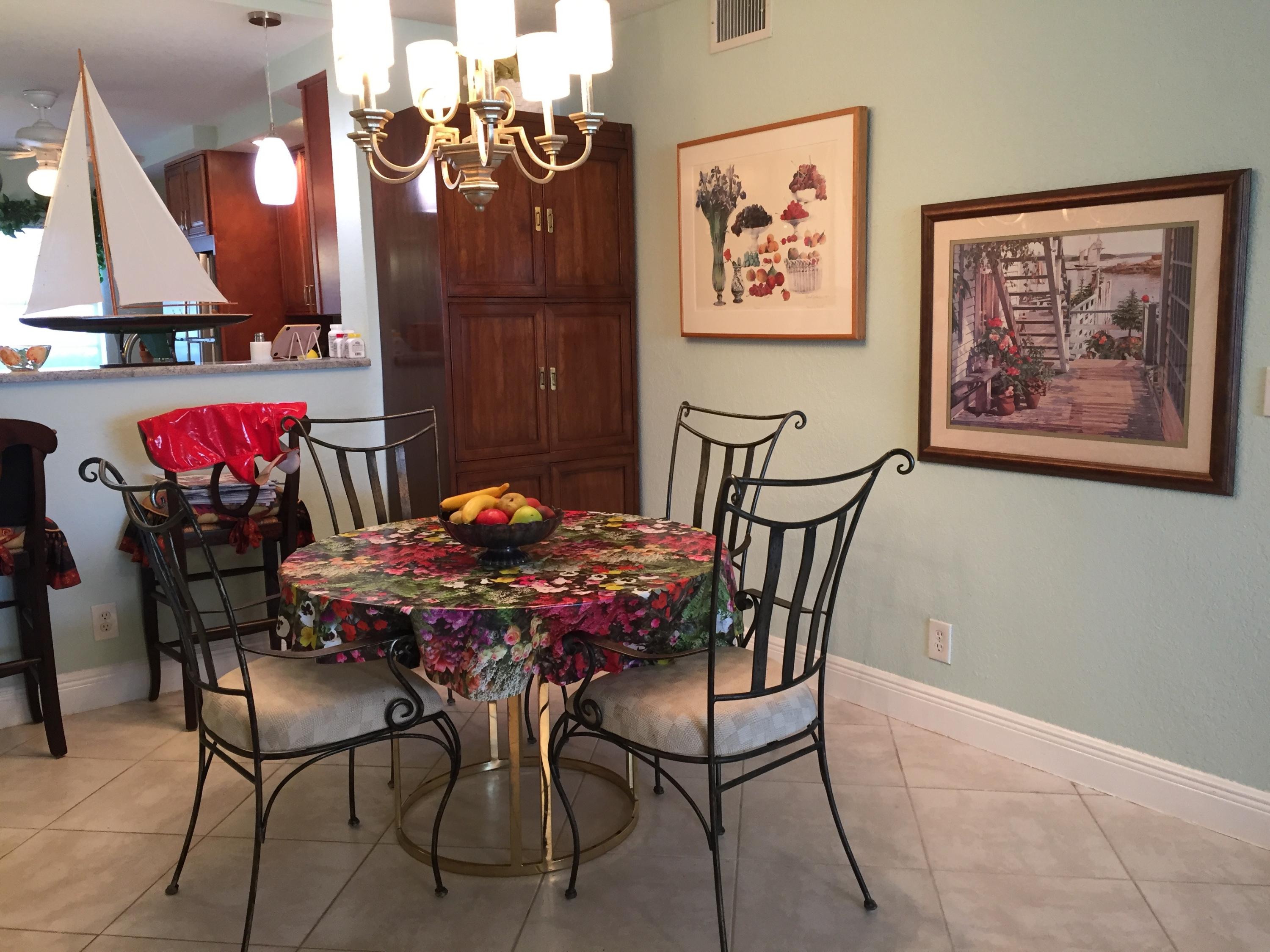 1072 Exeter Boca Raton, FL 33434 - Photo 10 of 32 DINING AREA (2)