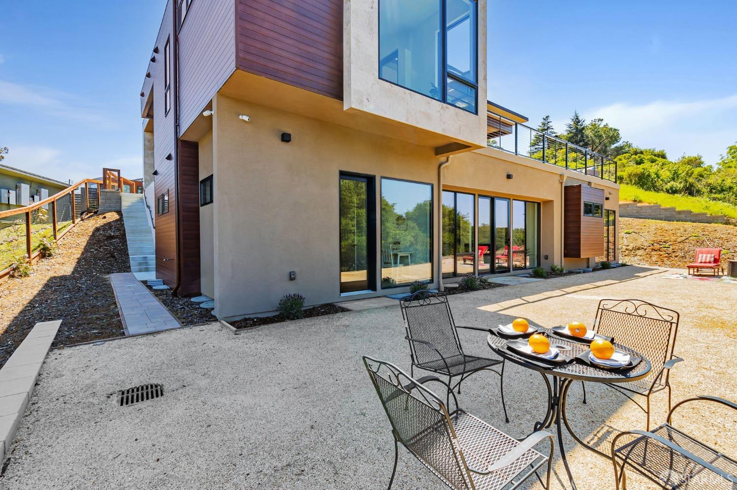 2009 Bishop Road Belmont, CA 94002 - Photo 14 of 63