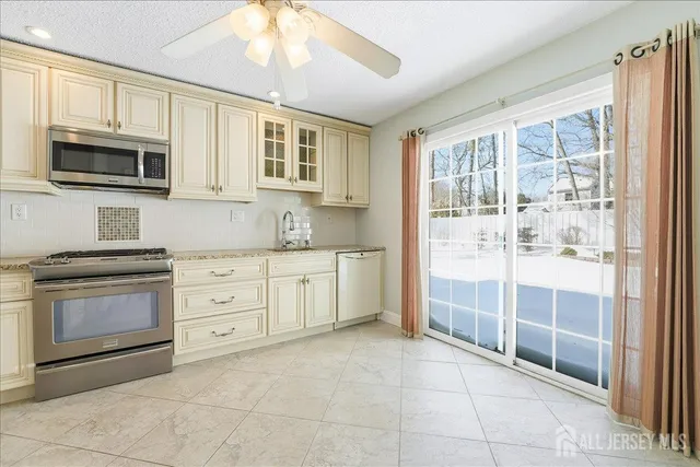 $560,000 | 514 Leawood Avenue, Toms River, NJ 08755