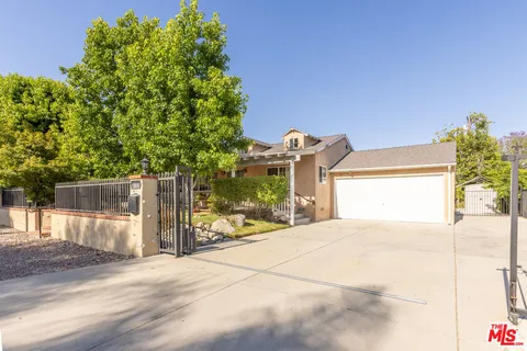 $899,000 | 8362 Shirley Avenue, Northridge, CA 91324
