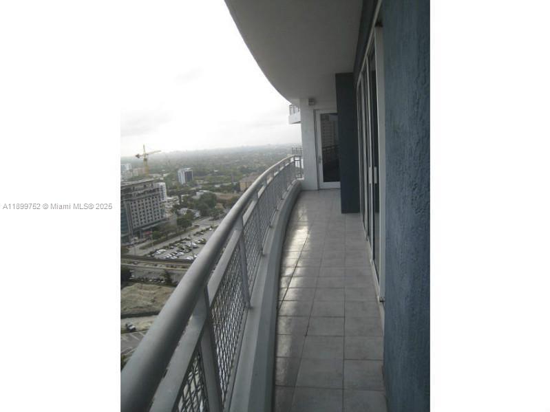 60 Southwest 13th Street, Unit 1900 Miami, FL 33130 - Photo 50 of 95 Hot tub