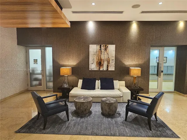 $4,300 | 60 Southwest 13th Street, Unit 1900, Miami, FL 33130