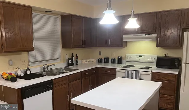 $750,000 | 7712 Sandstone Court, Ellicott City, MD 21043