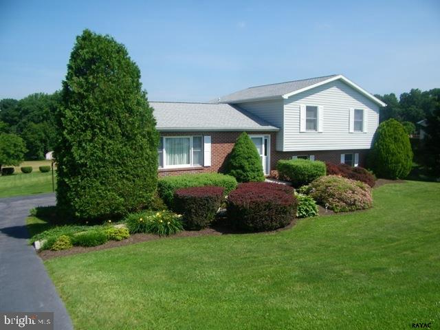 6417 Shutt Road Spring Grove, PA 17362 - Photo 3 of 29