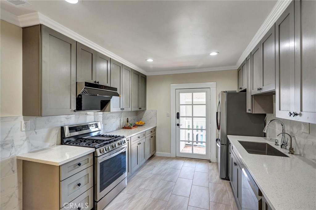 102 South Curtis Avenue Alhambra, CA 91801 - Photo 8 of 48