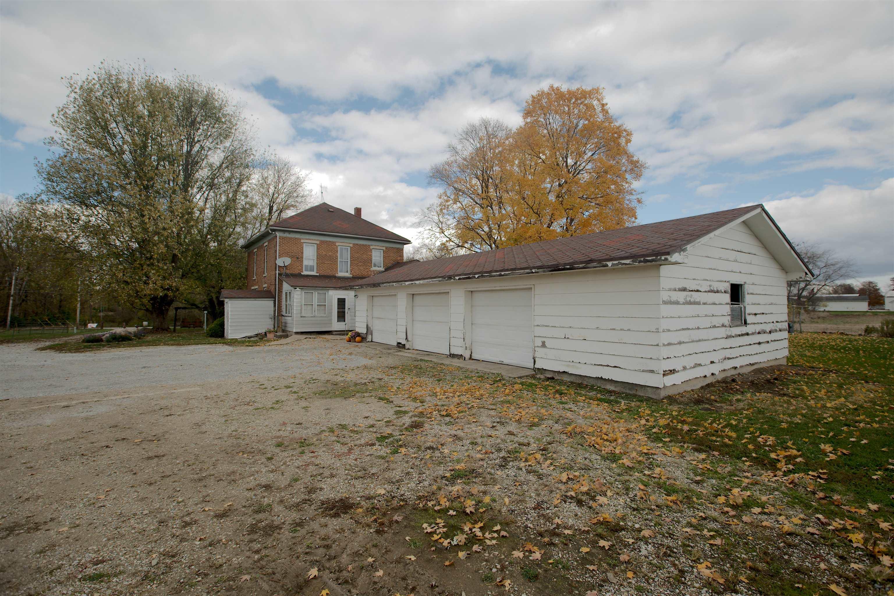 6015 West River Road Huntington, IN 46750 - Photo 5 of 36 Gallery Image 5