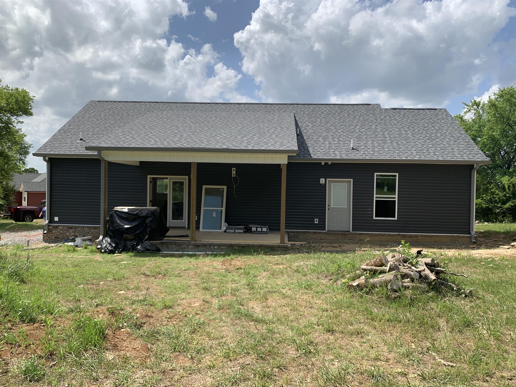 355 Hurt Road Lewisburg, TN 37091 - Photo 4 of 7 Large Covered back porch