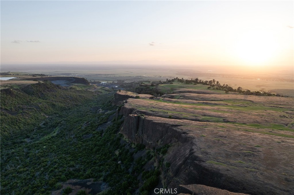 1477 Flag Creek Road Oroville, CA 95965 - Photo 16 of 75 a view of a city with an ocean view