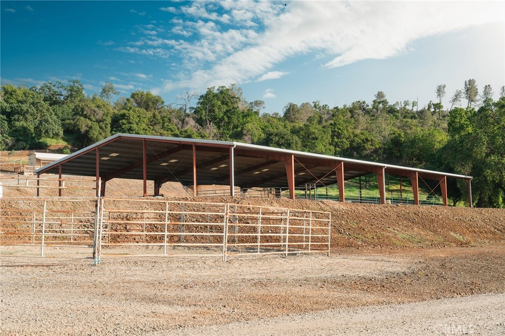 1477 Flag Creek Road Oroville, CA 95965 - Photo 54 of 75 a view of a yard