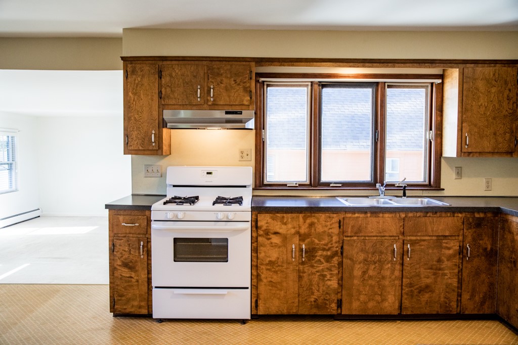 11 Milk Street, Unit 2 Bristol, RI 02809 - Photo 4 of 19