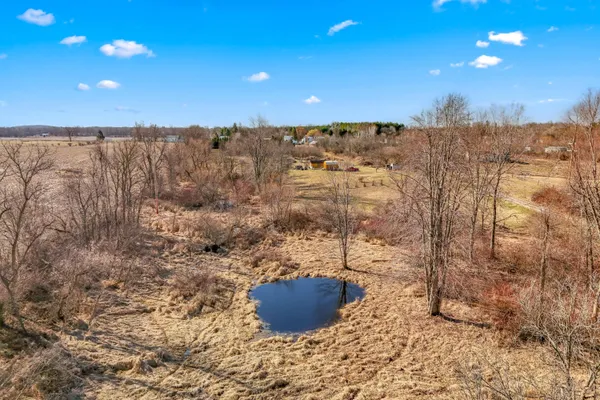 $275,000 | 2722 Woodsview Drive, Hillsdale, MI 49242