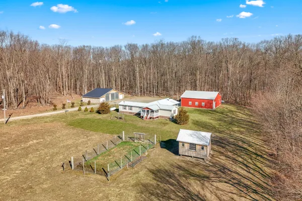 $275,000 | 2722 Woodsview Drive, Hillsdale, MI 49242