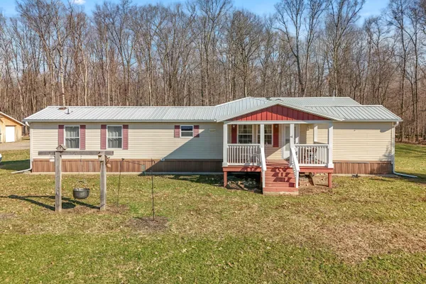 $275,000 | 2722 Woodsview Drive, Hillsdale, MI 49242