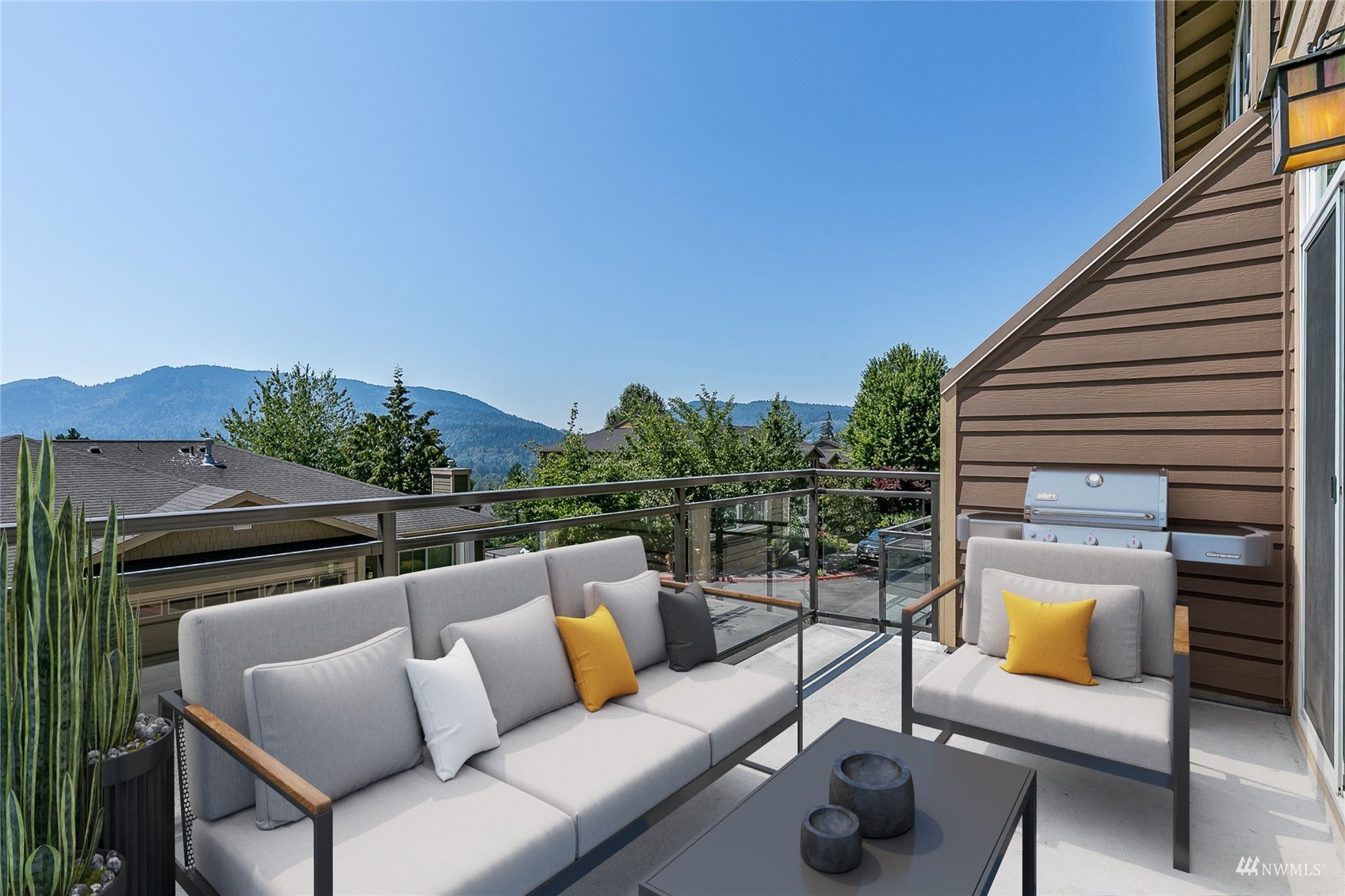 23300 Southeast Black Nugget Road, Unit D3 Issaquah, WA 98029 - Photo 24 of 27 a view of sitting area with furniture