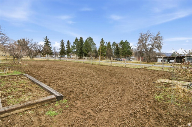 287 South 100 East Spring City, UT 84662 - Photo 33 of 44 Garden