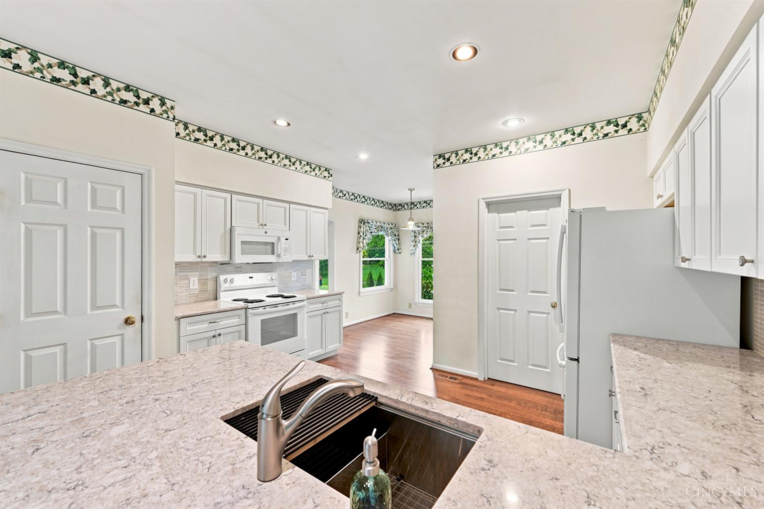 1084 Markley Road Cincinnati, OH 45230 - Photo 10 of 59 Gallery Image 10