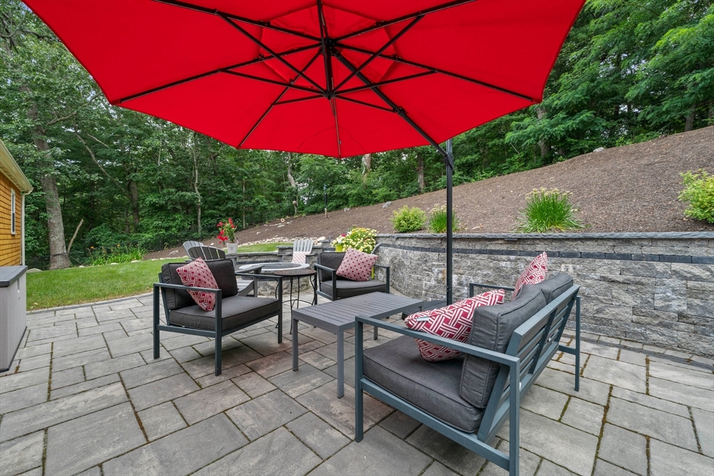 7 Signal Hill Road Marshfield, MA 02050 - Photo 23 of 42 an outdoor sitting area with furniture and garden