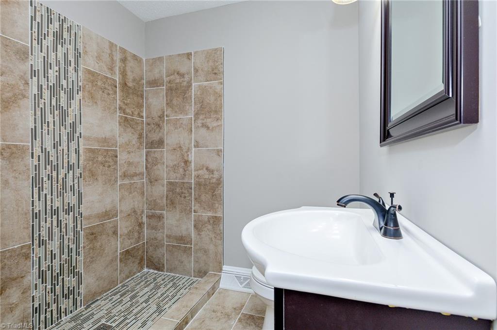201 Shamrock Road Asheboro, NC 27203 - Photo 13 of 29 Gallery Image 13