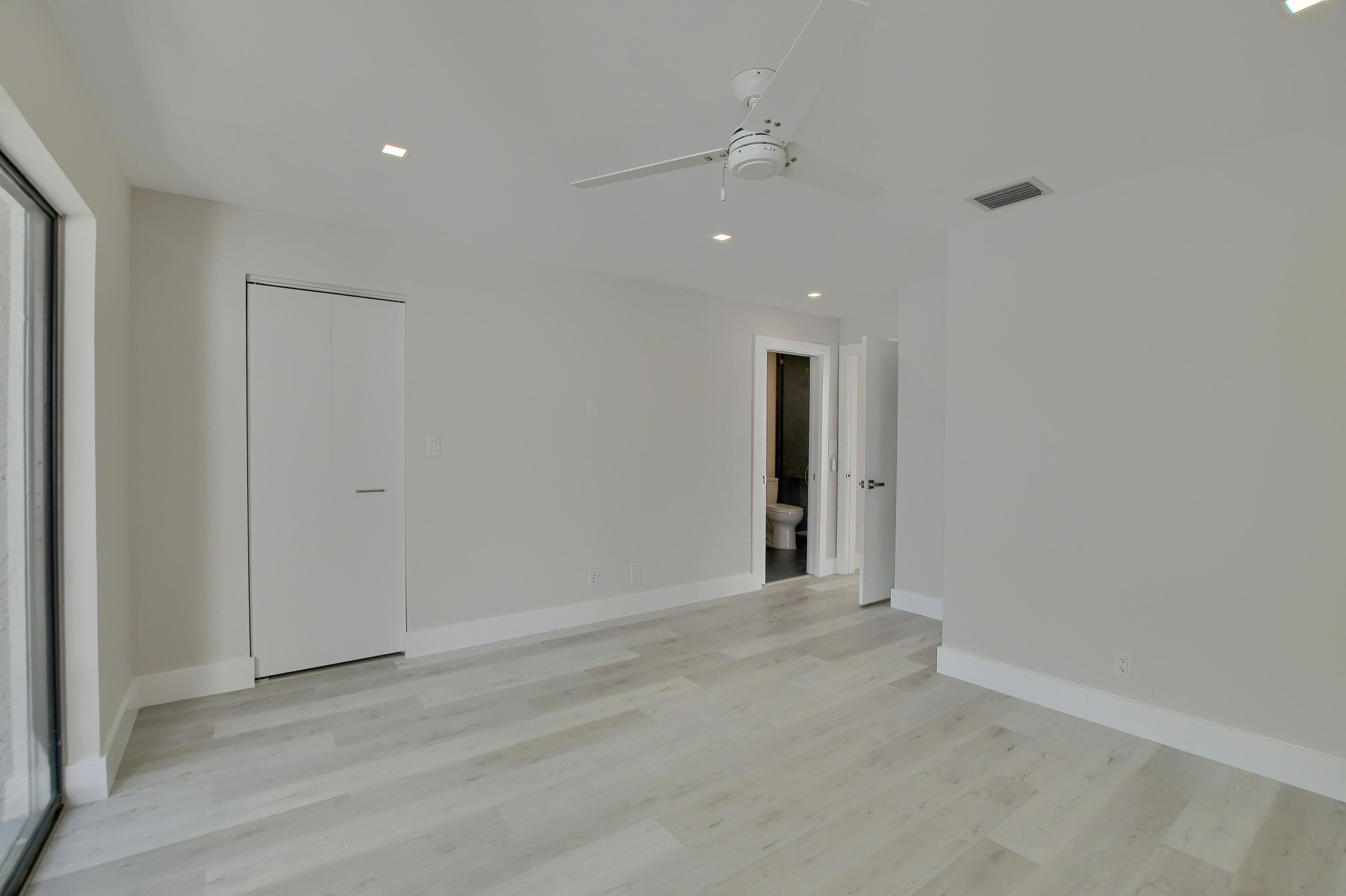 807 Bridgewood Place, Unit 807 Boca Raton, FL 33434 - Photo 16 of 24 17_ebf_6378-hdr(5)