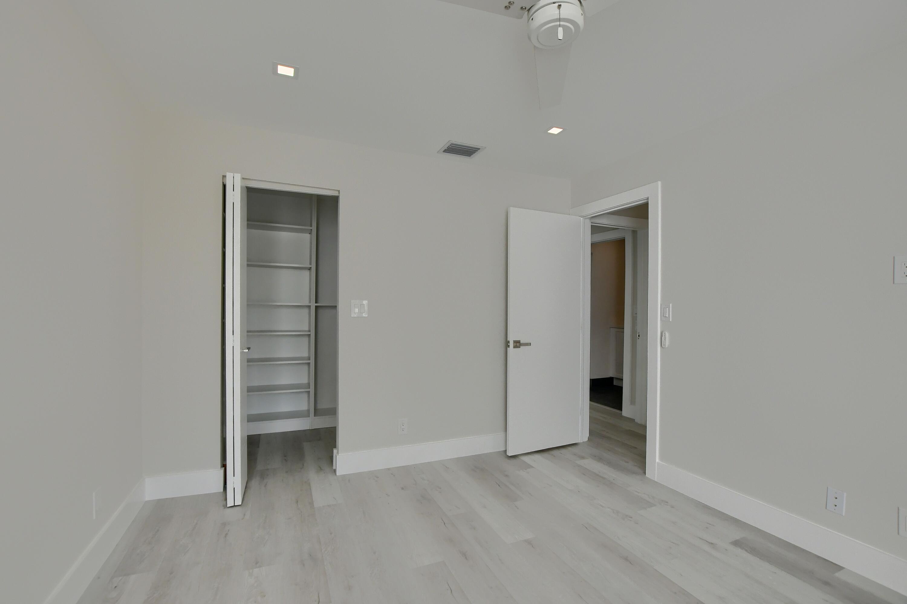 807 Bridgewood Place, Unit 807 Boca Raton, FL 33434 - Photo 20 of 24 21_ebf_6398-hdr(5)