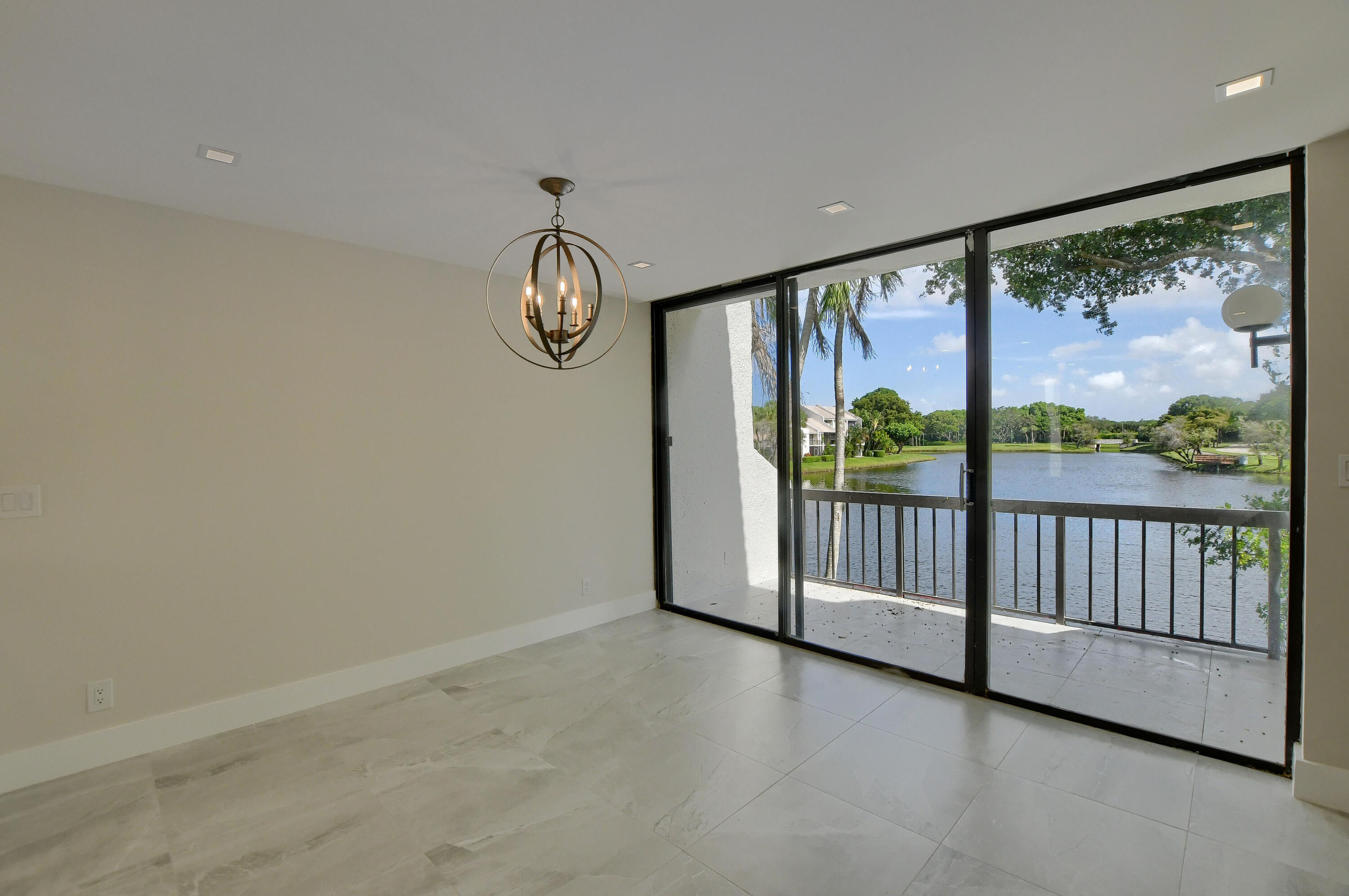 807 Bridgewood Place, Unit 807 Boca Raton, FL 33434 - Photo 4 of 24 05_ebf_6318-hdr(5)