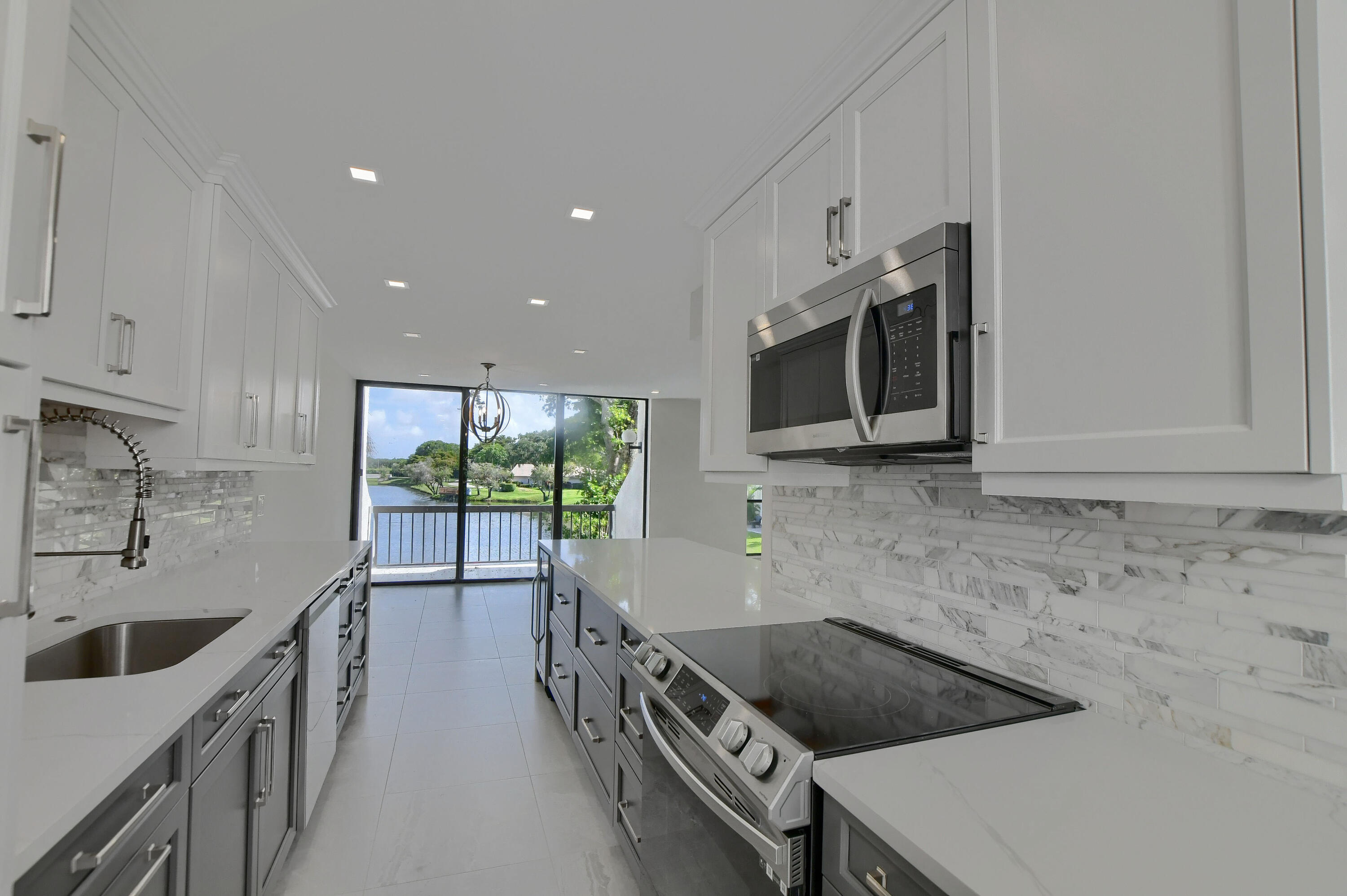 807 Bridgewood Place, Unit 807 Boca Raton, FL 33434 - Photo 9 of 24 10_ebf_6343-hdr(5)