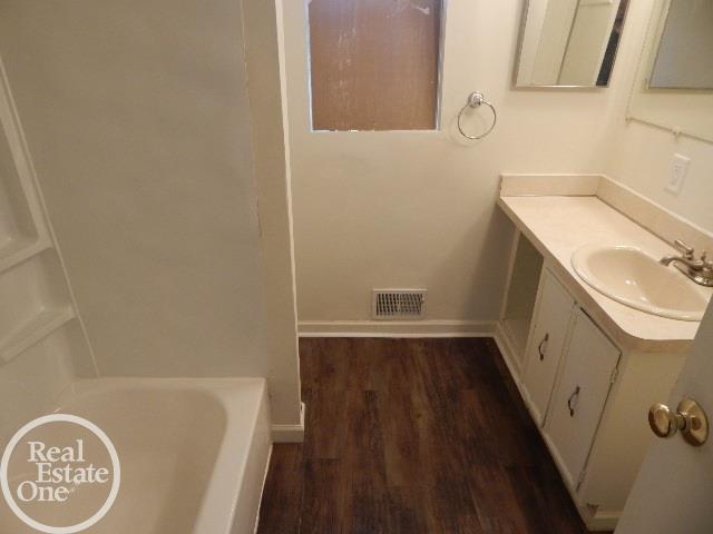 21086 Doepfer Road Warren, MI 48091 - Photo 9 of 23