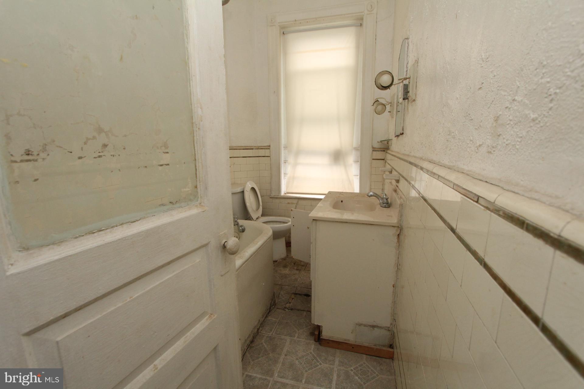 826 Wynnewood Road Philadelphia, PA 19151 - Photo 21 of 32 Gallery Image 21