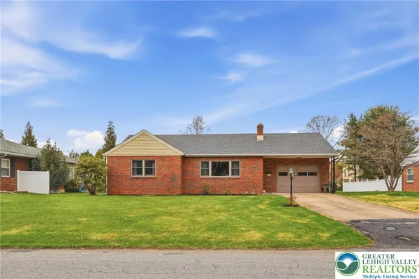 $319,900 | 4061 Hampshire Court, Allentown, PA 18104