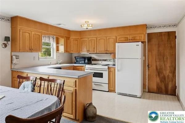 $319,900 | 4061 Hampshire Court, Allentown, PA 18104