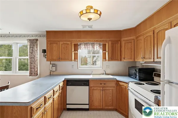 $319,900 | 4061 Hampshire Court, Allentown, PA 18104
