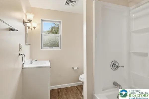 $319,900 | 4061 Hampshire Court, Allentown, PA 18104