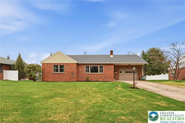 $319,900 | 4061 Hampshire Court, Allentown, PA 18104