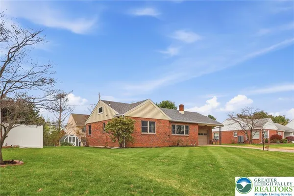 $319,900 | 4061 Hampshire Court, Allentown, PA 18104