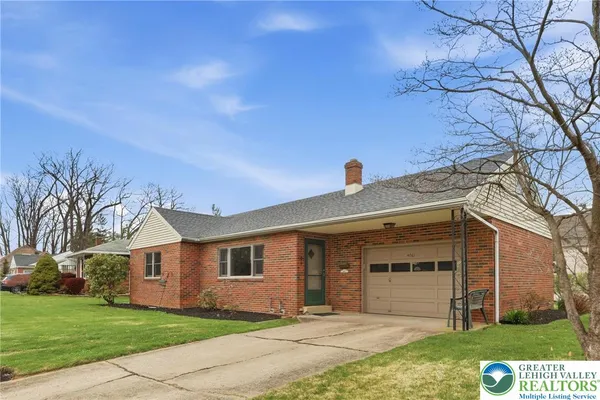 $319,900 | 4061 Hampshire Court, Allentown, PA 18104