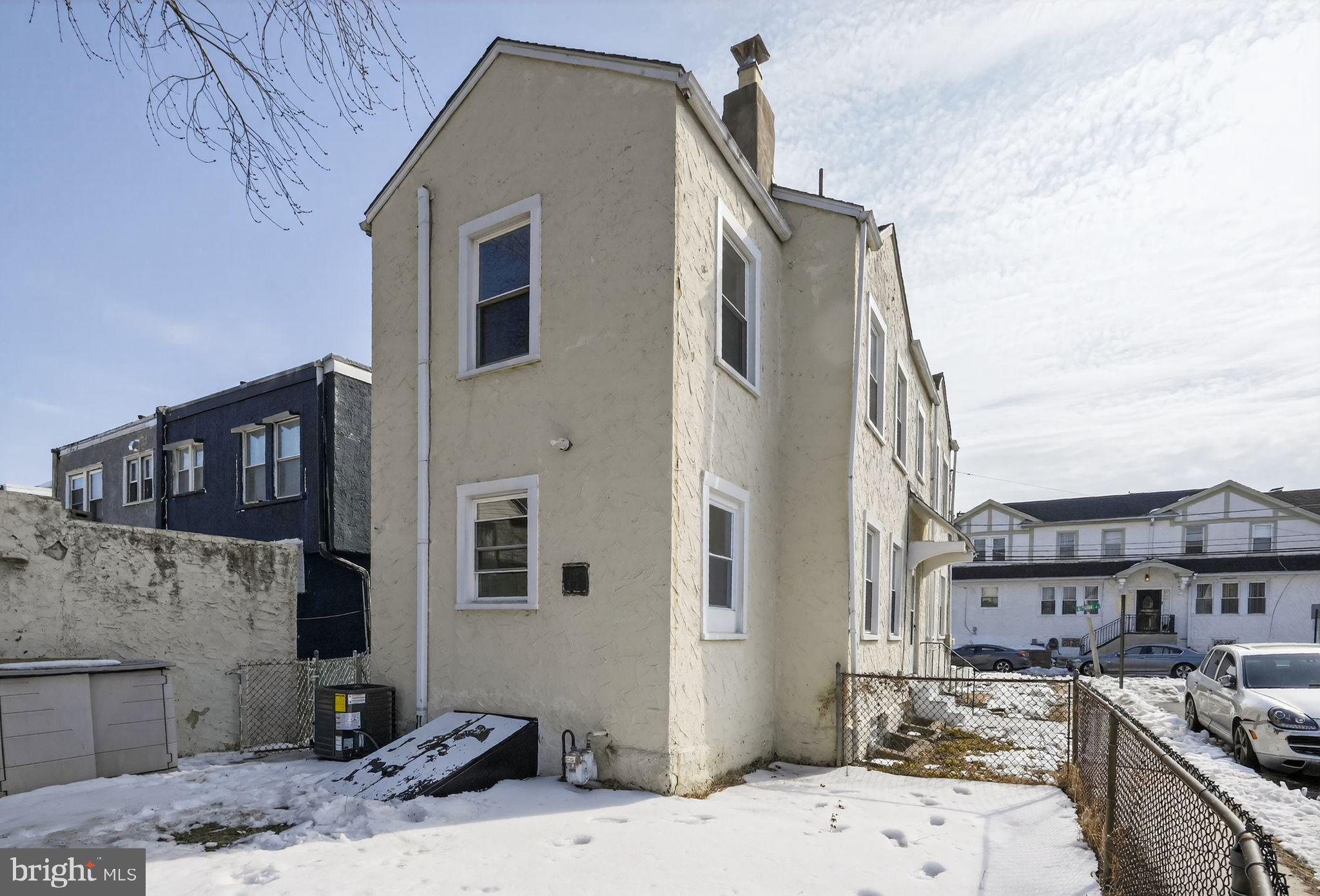 129 South Keystone Avenue Upper Darby, PA 19082 - Photo 4 of 31