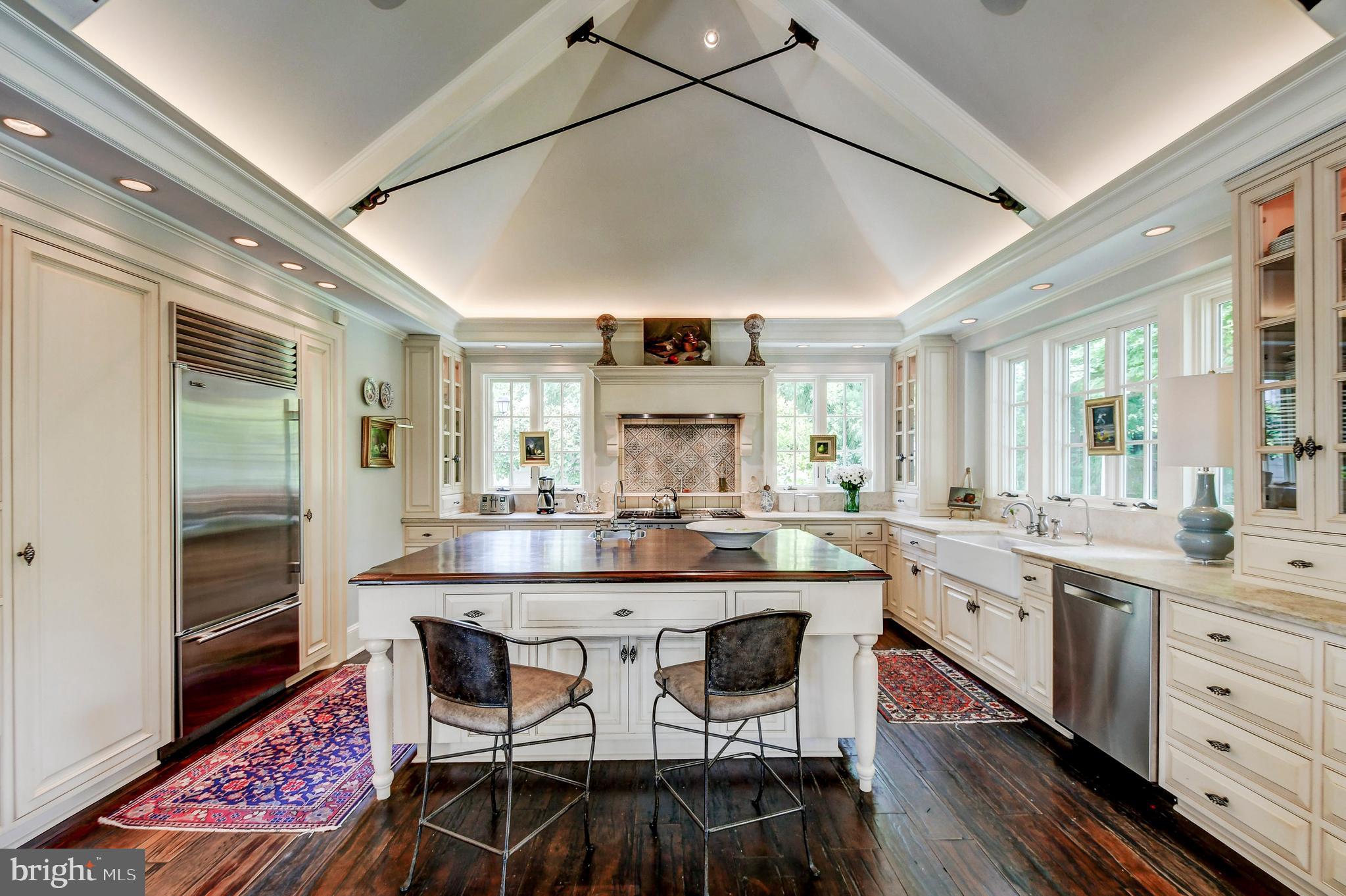 801 St Georges Road Baltimore, MD 21210 - Photo 22 of 90 Wide open gourmet kitchen