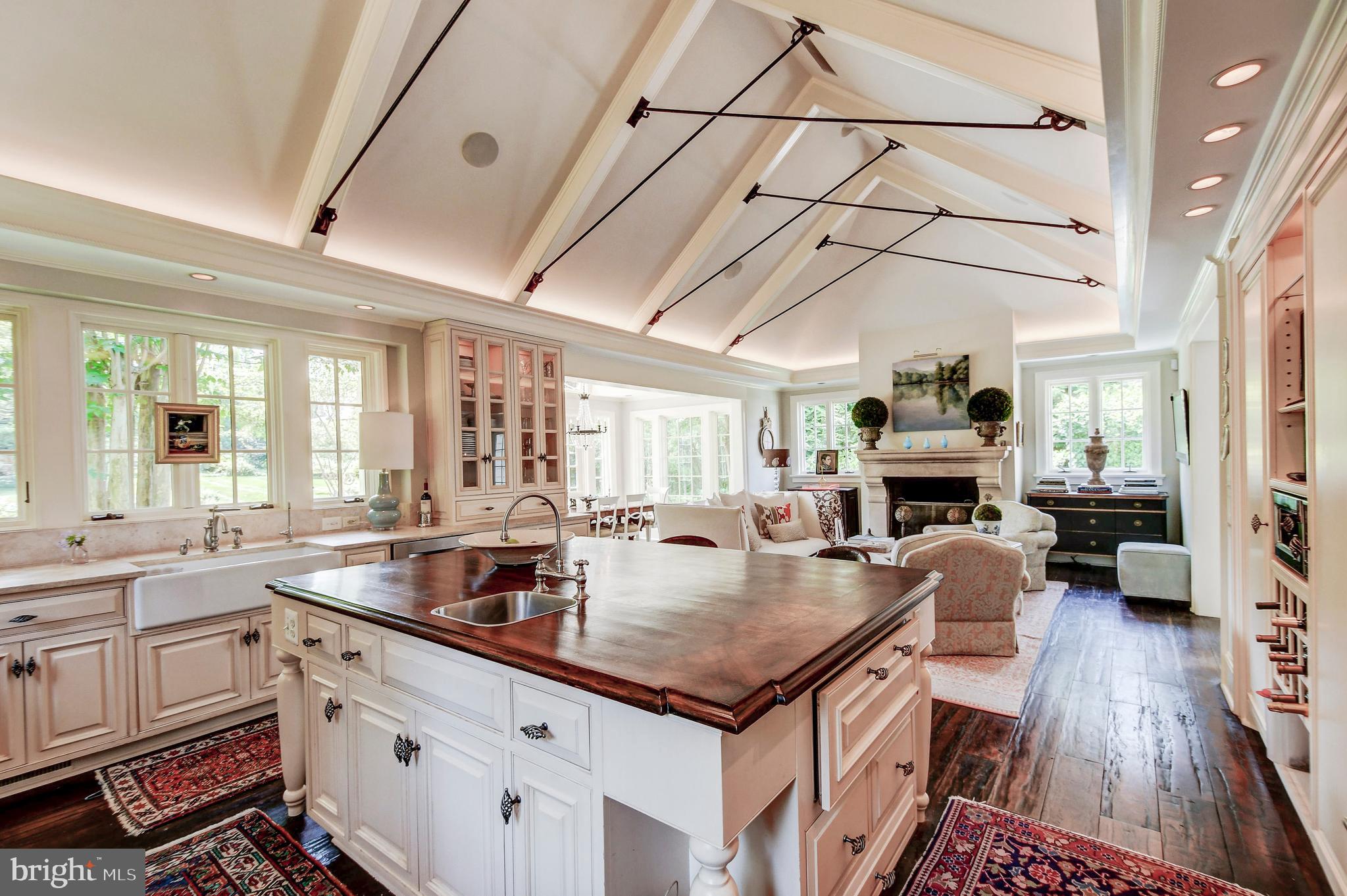 801 St Georges Road Baltimore, MD 21210 - Photo 24 of 90 Vaulted ceiling ... ahhh