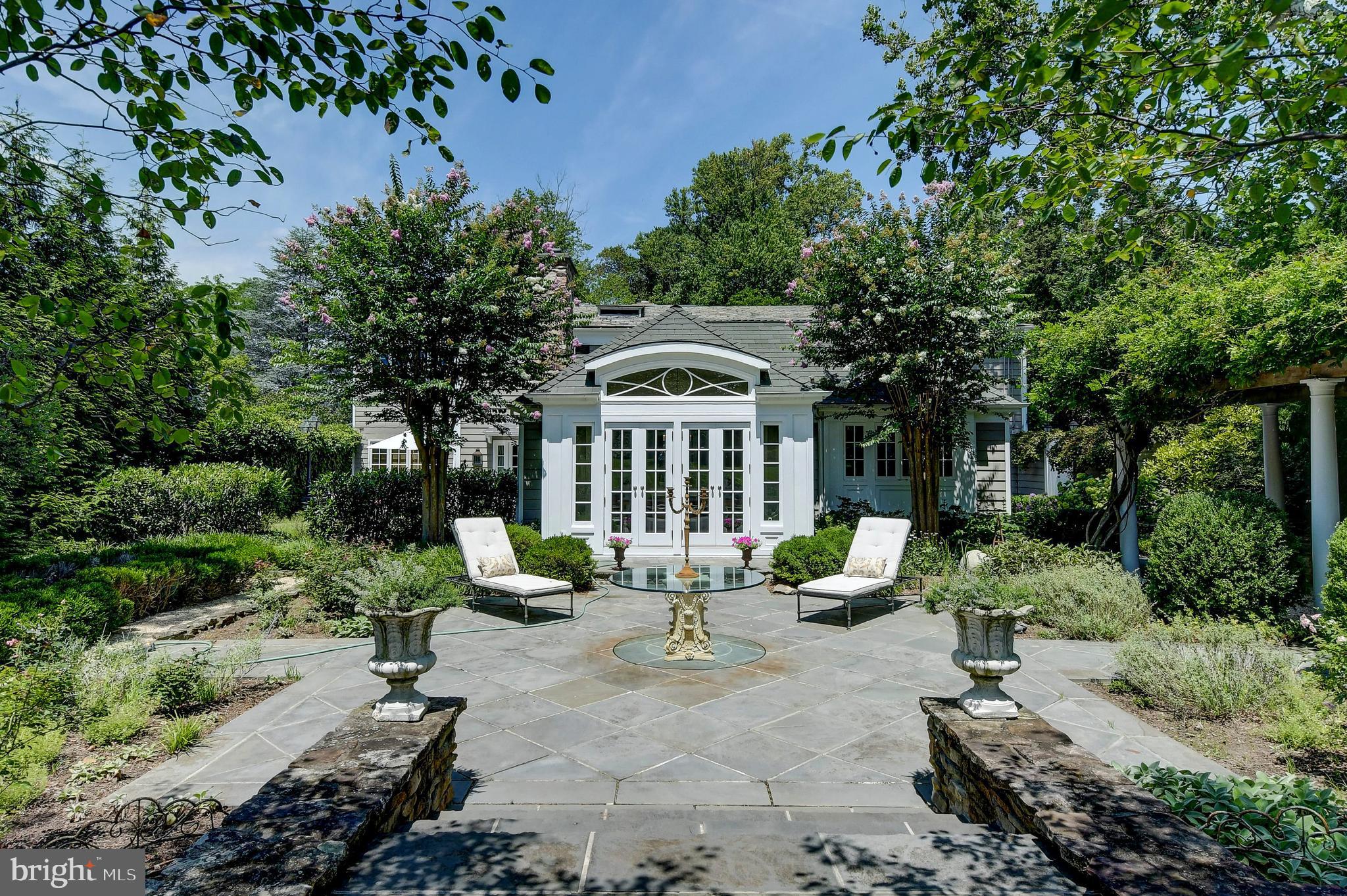 801 St Georges Road Baltimore, MD 21210 - Photo 77 of 90 Garden rooms abound